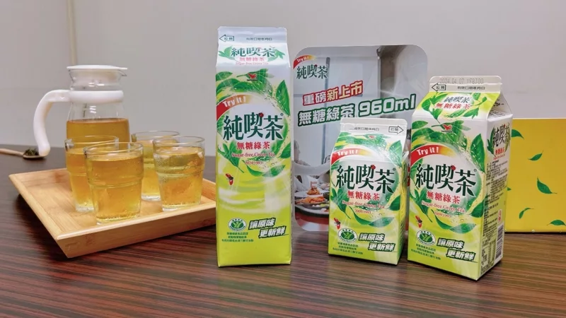 純喫茶無糖綠茶960mL重量瓶登場，全聯也買得到！清爽解渴，夏日必備！