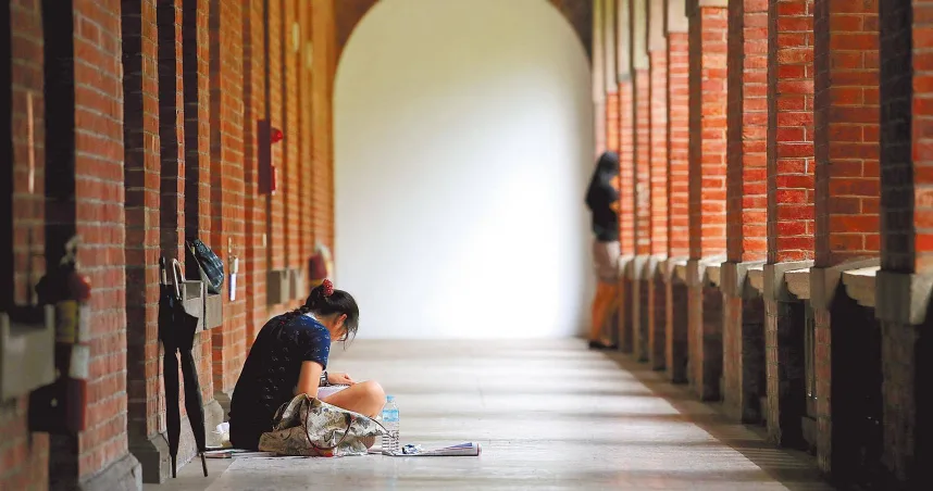 台灣私立大學面臨少子化挑戰，今年四所學校宣布停辦