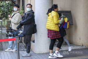 寒假不再卡三天課！中小學明年1月先補課，2/23開學