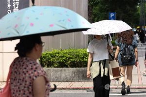 16日天氣提醒：花東防焚風、西半部午後大雨，台北高溫飆近39度！