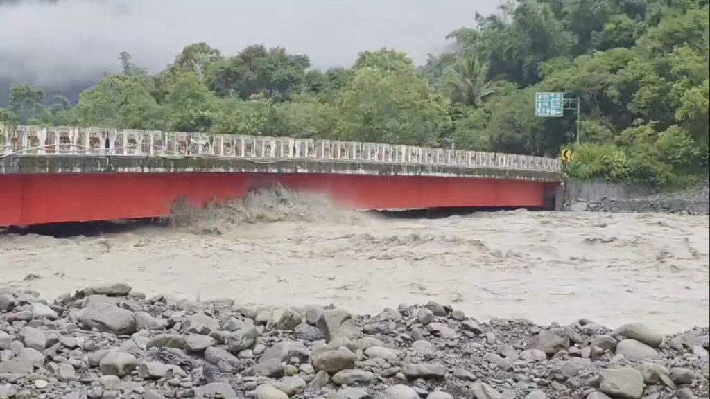 豪雨灌爆南台灣！屏東瑪家鄉累積雨量破794毫米、8縣市齊力救援嘉南災區