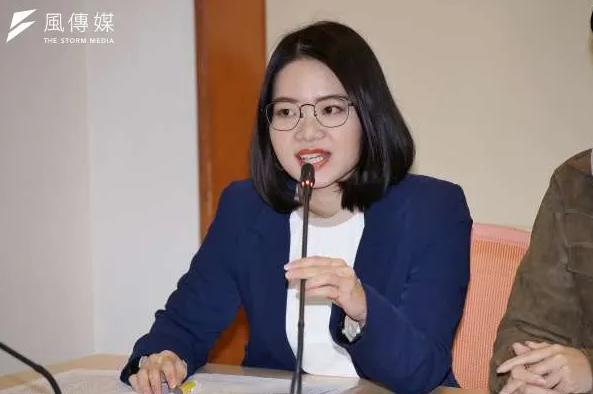 前北市議員黃郁芬爆婚後外遇 與男助理溫泉約會判小王賠40萬
