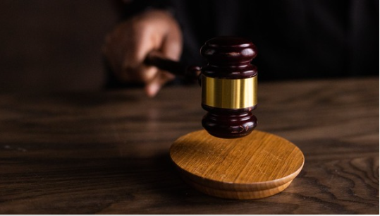 法官蔡至峰爆奪人妻!與蘇一善女法助曖昧互傳辣照 職務宿舍成「愛巢」惹議