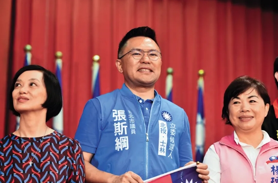 張斯綱也捲入！被爆「殺價買偷拍照」　黃國昌狗仔團假揭弊真斂財黑幕全曝光