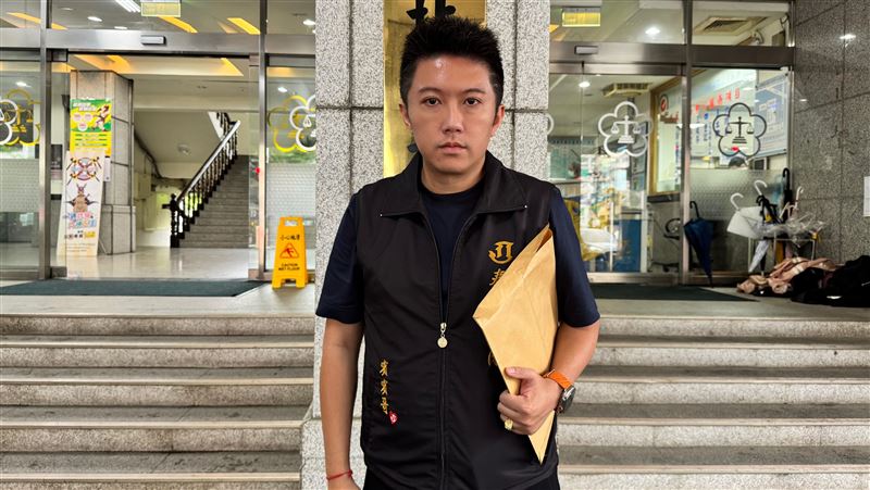 賓賓哥又惹議！國中演講突開直播遭制止　校方怒控「未經同意」要求道歉