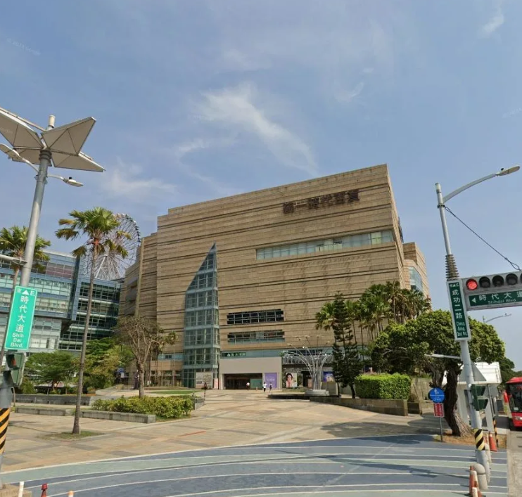 高雄饗食天堂港女用餐突倒地無呼吸心跳！緊急 CPR 救回仍命危　業者回應了