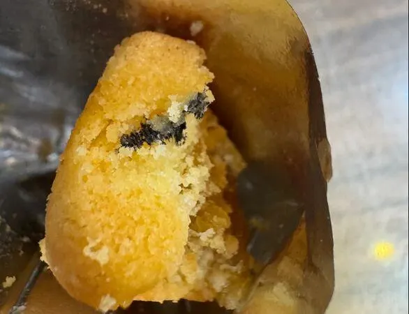 佳德鳳梨酥被控有黑色異物　業者強硬反擊：有人說謊、通話都有錄音