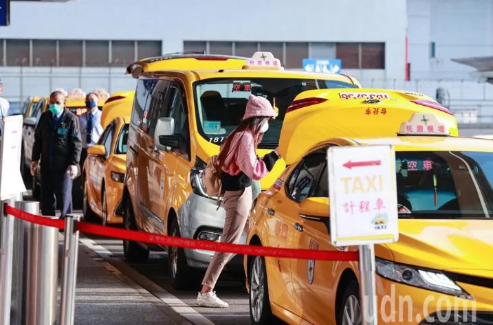 深夜搭車更安心!警政署「警政服務」APP 一鍵回傳定位還能視訊報案