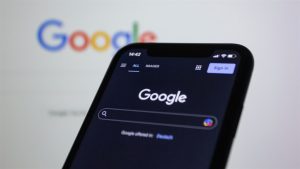 Google 的 AI 摘要出了什麼問題？被控誤導健康資訊後　部分搜尋結果已下架