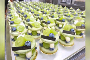 「青提」不是綠葡萄？基隆四蒔甜點命名爭議炎上　業者急發 188 字聲明止血