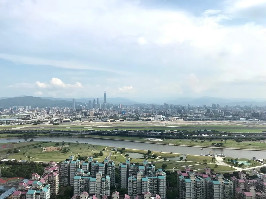 房市真的要崩了嗎？房仲公會警告5顆未爆彈倒數　2026恐爆「急跌式修正」