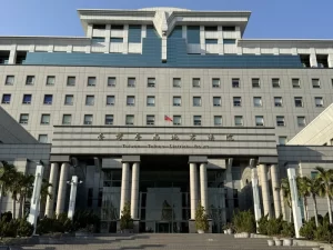 女友住處摸胸一下就犯法？台南工程師被判性騷擾拘役30天，情侶間界線怎麼算？