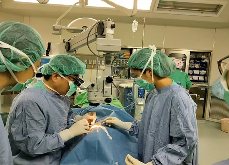 打瘦瘦針後眼睛出血!62歲男8週後眼內狂出血 三度手術止不住恐失明