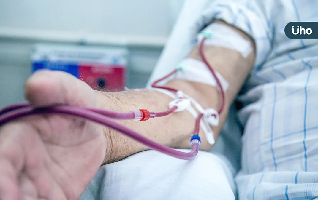 為什麼9成洗腎患者都跑醫院？衛福部推「居家透析」能解人力荒、還能顧工作？