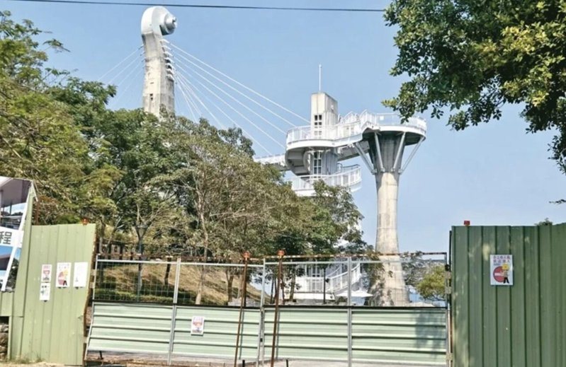 高雄景點「崗山之眼」驚傳售票員與驗票員勾結，一票兩賣牟利，涉案金額逾萬元！