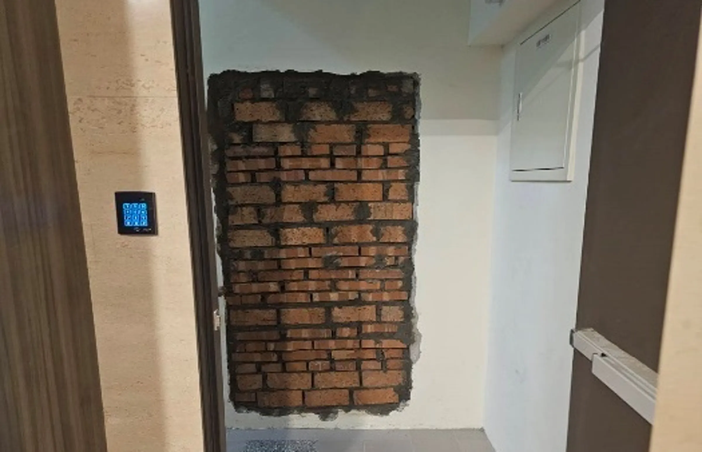 黃國昌岳父建商爆公安黑洞？「大安Money-賦寓」遭揭12項缺失：紅磚取代RC、逃生梯寬度不足引恐慌