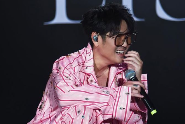 曹格離婚4年爆新戀情！拍到他與小林映唯一同回豪宅過夜？