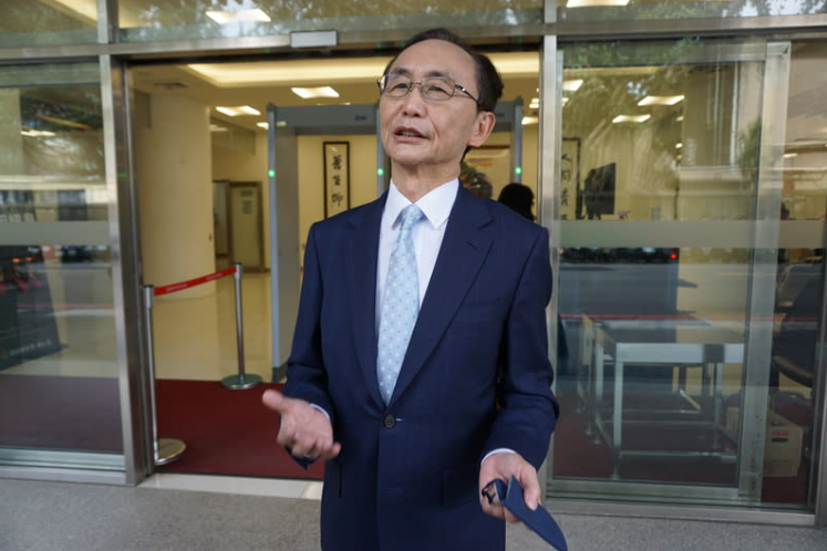 吳子嘉被判8月確定?指控蘇貞昌、陳時中貪污1億美元,赴北檢繳24萬罰金