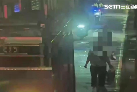 周輝榮涉勒斃妻子後尋短！搶救17天出院遭聲押，法院凌晨裁准羈押