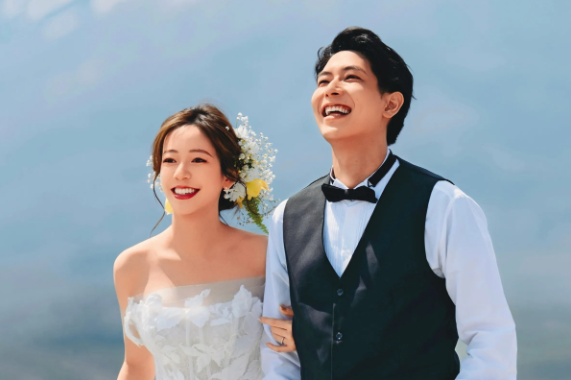 陳天仁閃嫁日本網紅？二婚河村一樹甜拍富士山婚紗，前夫周孝安轉當健身教練
