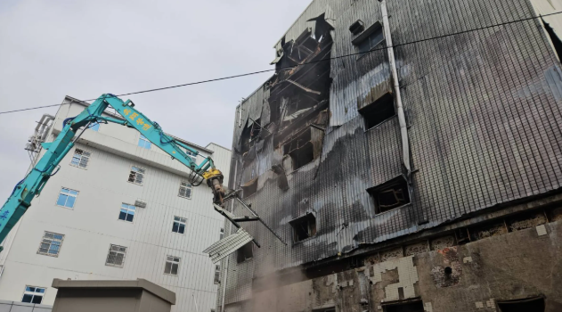 東港安泰醫院9死火警為何起訴蘇清泉？違建與過失致死成焦點，本人發3點聲明回應