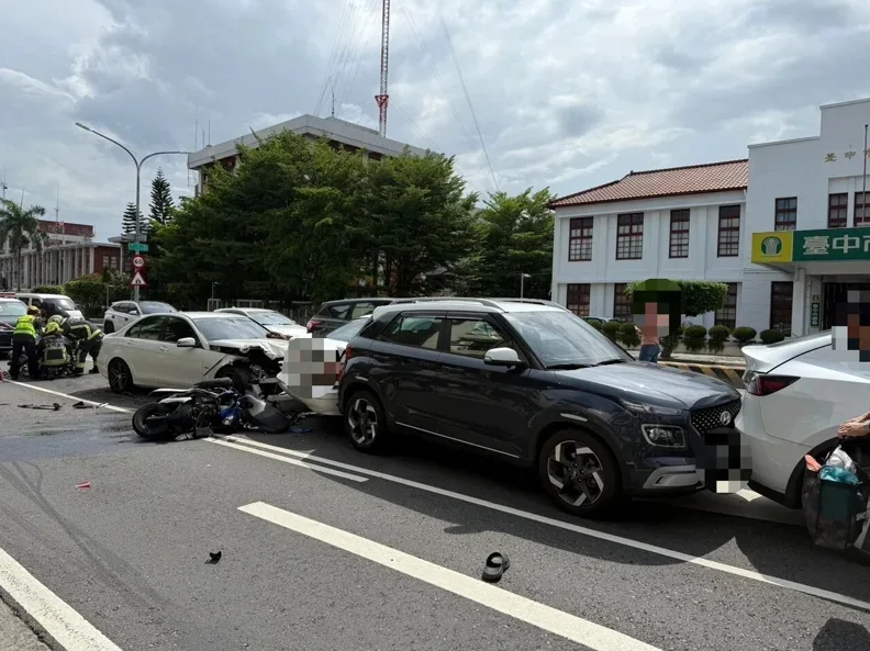 台中豐原警局前毒駕釀7車連環撞，男騎士遭夾擊死亡（圖／警方提供）