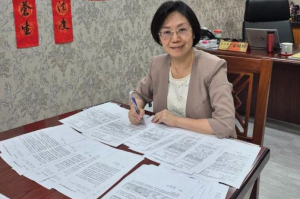 翁曉玲提案刪凍預算惹議！張育萌轟把預算當武器：三權分立像笑話（圖／翻攝自翁曉玲臉書）