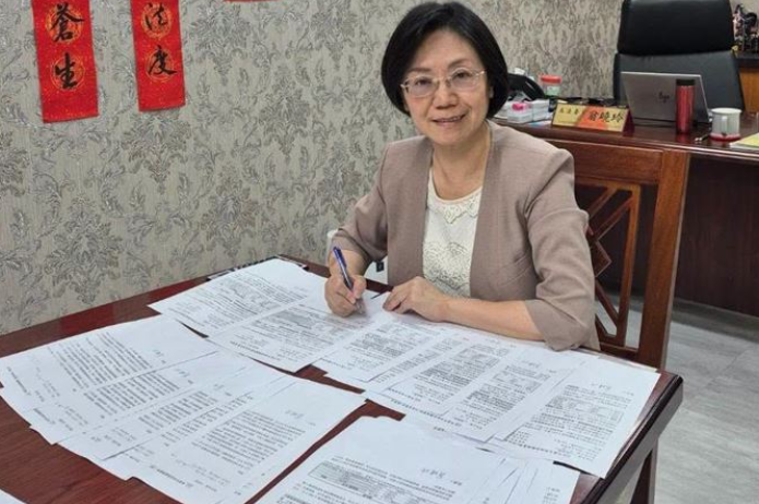 翁曉玲提案刪凍預算惹議！張育萌轟把預算當武器：三權分立像笑話