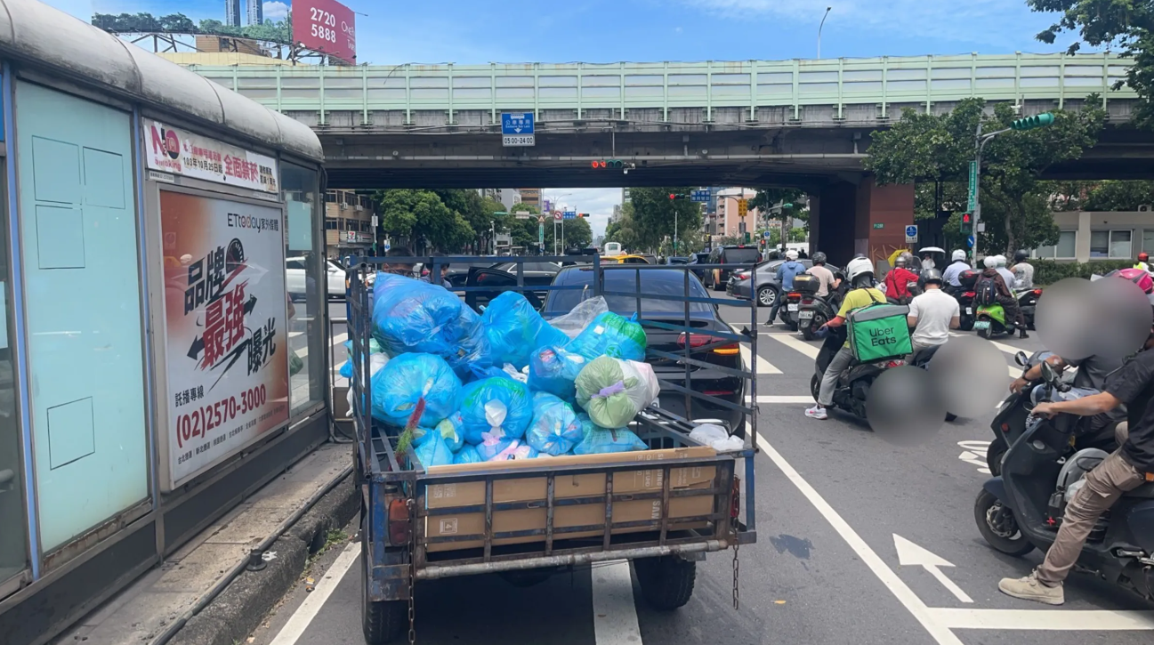 台北中山區又傳毒駕！三輪拼裝垃圾車追撞轎車　駕駛精神委靡一驗安非他命陽性