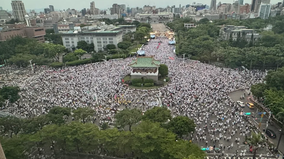 725凱道反毒油20萬人上街！柳采葳曾酸：別國查源頭，台灣鍛鍊腸胃